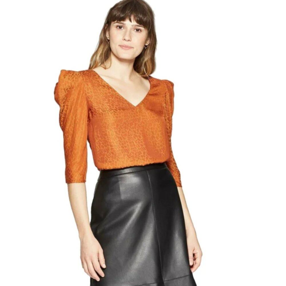 A New Day Leopard Print Blouse Size M Orange Elbow Sleeve V Neck Regular Fit